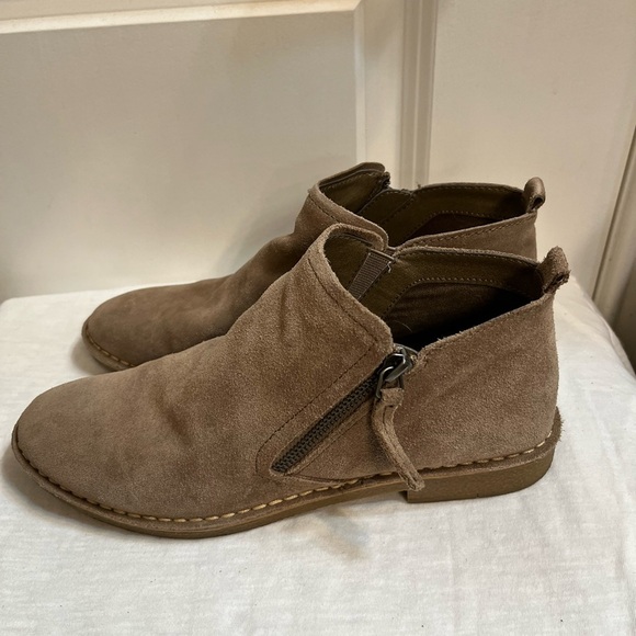 Dolce Vita Taupe Suede Bootie 8 - Picture 9 of 9